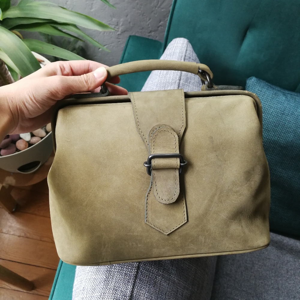 Vtg Olive Green Genuine Leather Nubuck Doctor bag
